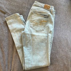 American Eagle Next Level Stretch Jeggings in Light Wash